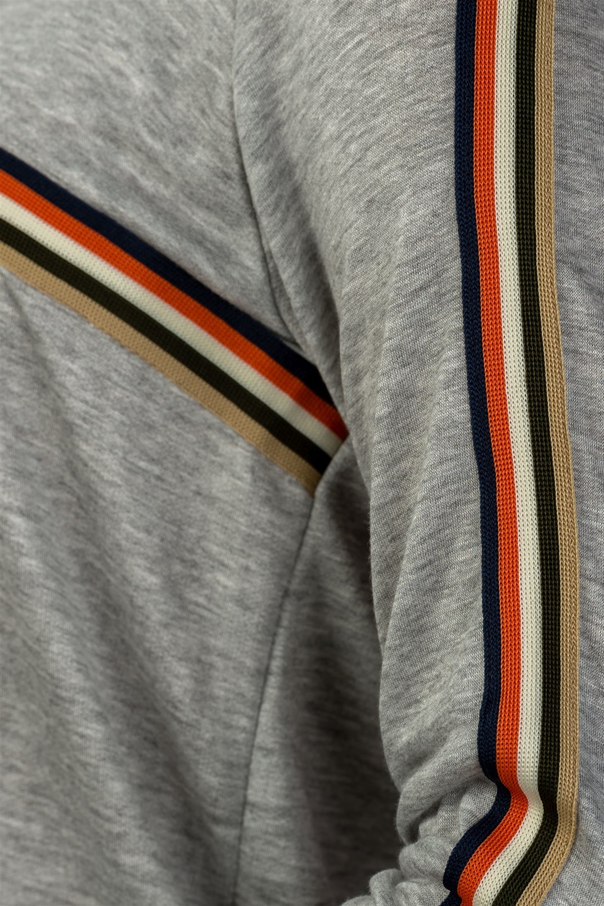 Ladies fashion round neckline colored stripes long sleeves knit top