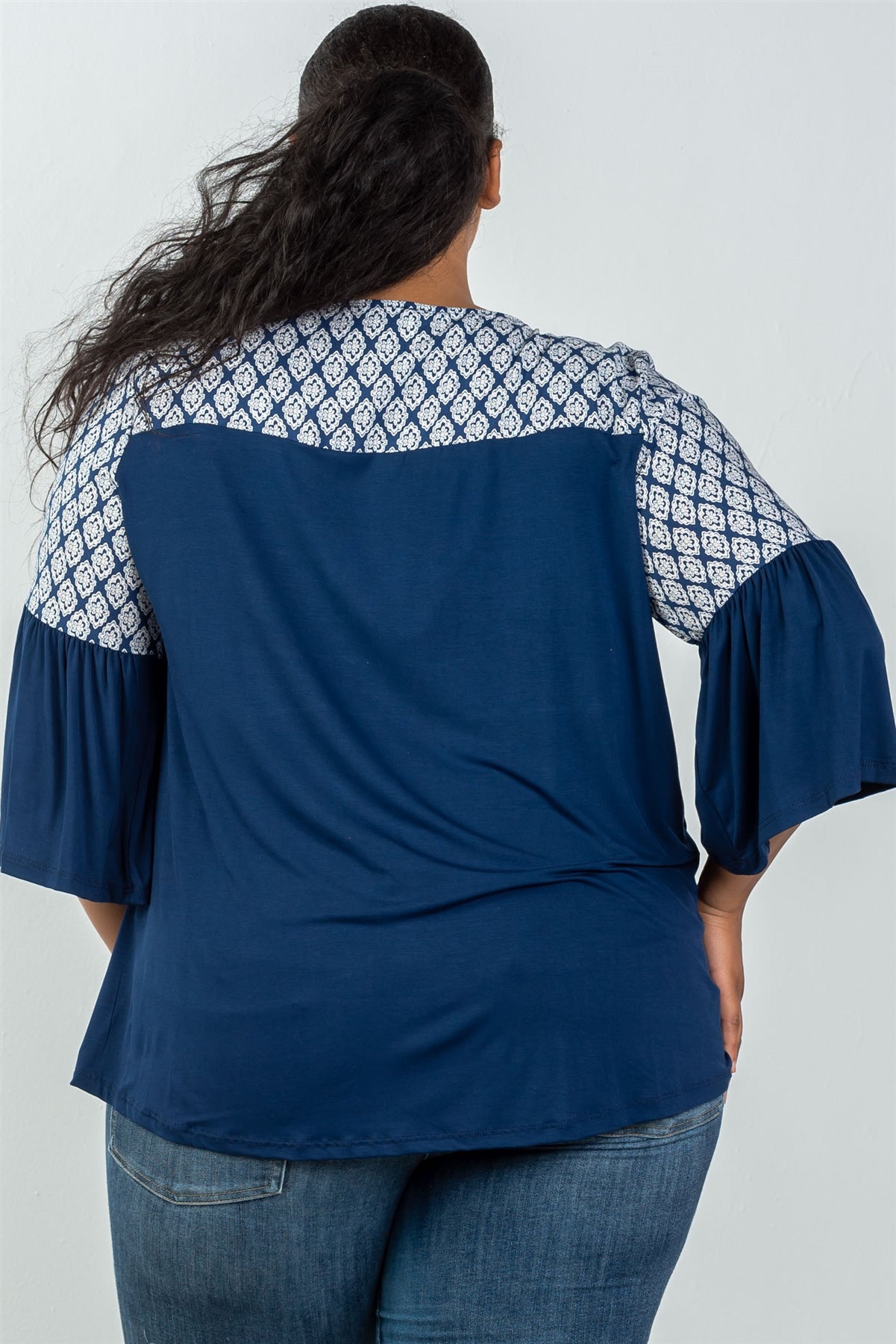Ladies fashion plus size bell sleeves ornamental pattern tie-front top