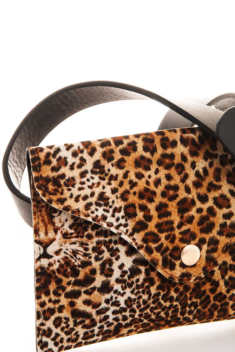 Stylish belt with leopard purse