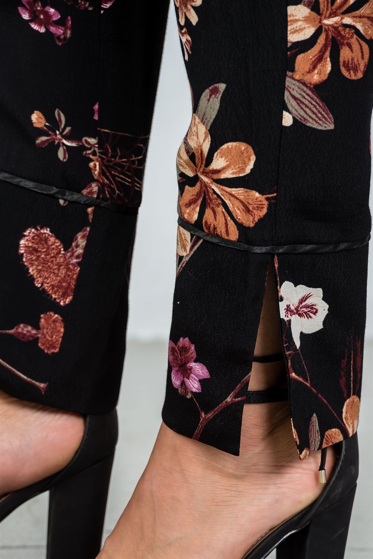Ladies fashion black floral print wrap v neck long sleeve jumpsuit