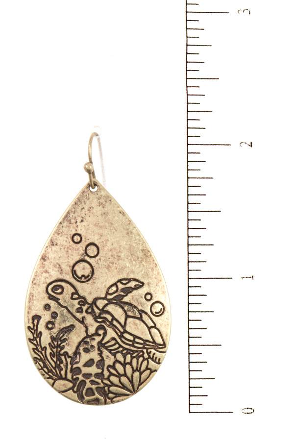 Sea turtle teardrop accent earring