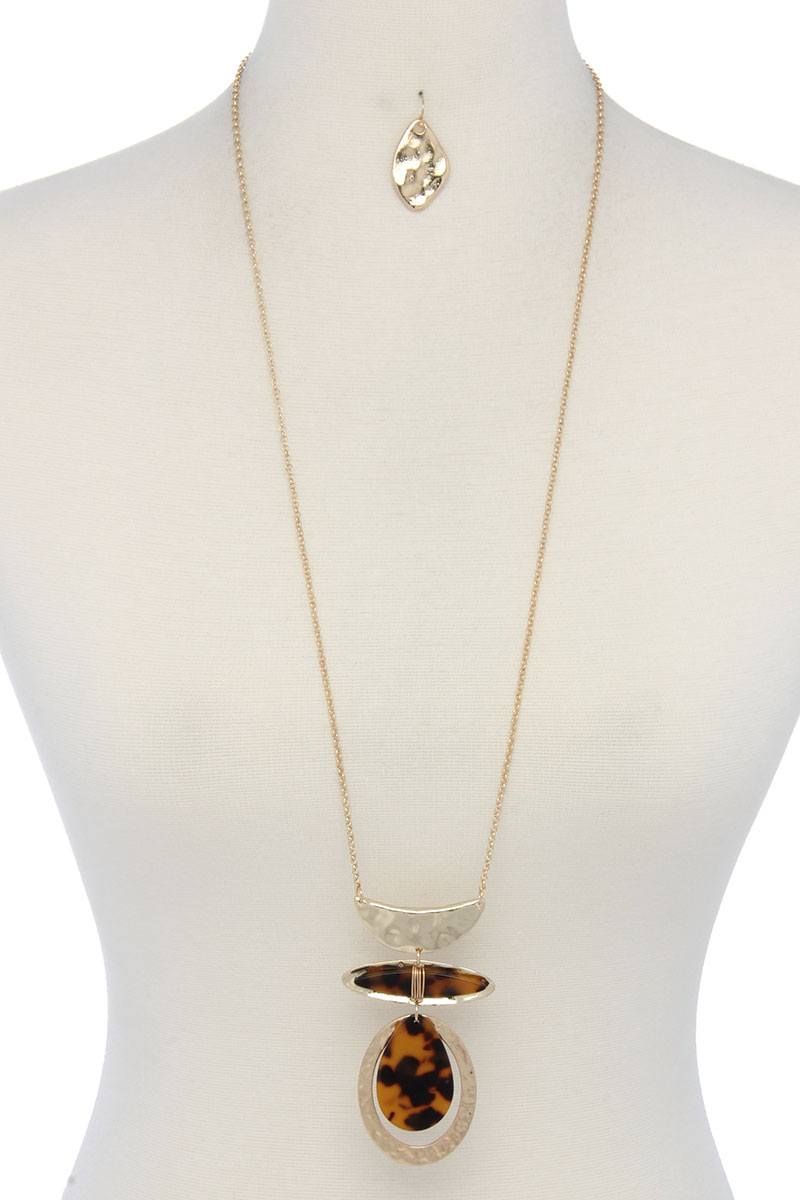 Hammered cut out oval shape acetate tear drop pendant necklace