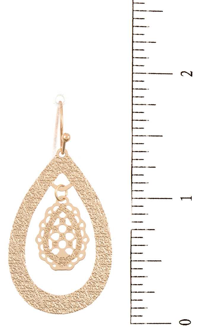 Textured teardrop dangle earring