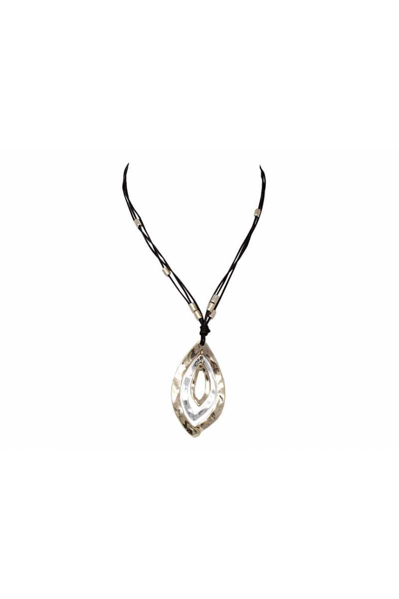 Pointed oval pendant necklace