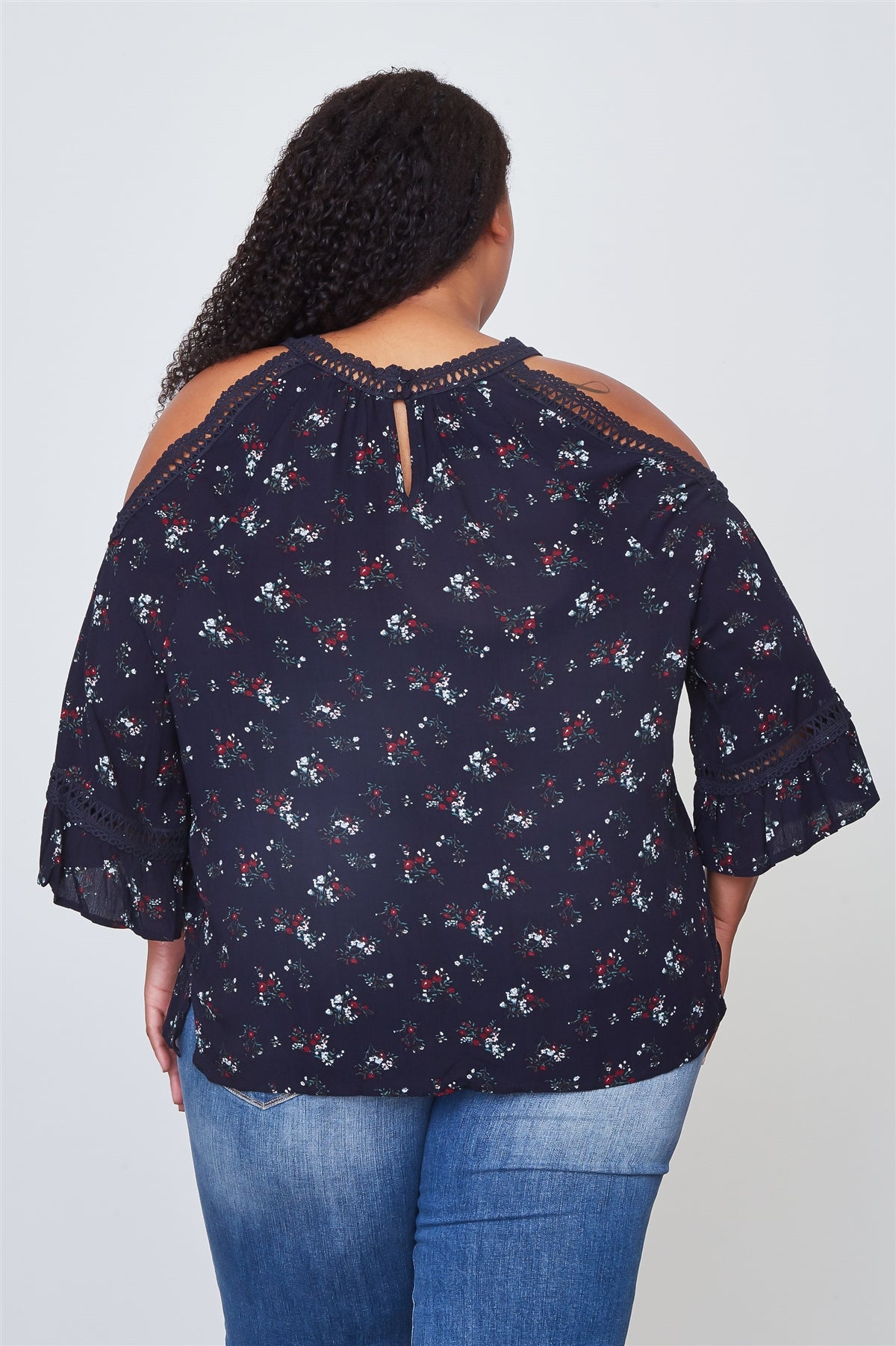 Ladies fashion plus size crochet trim cold shoulder boho top