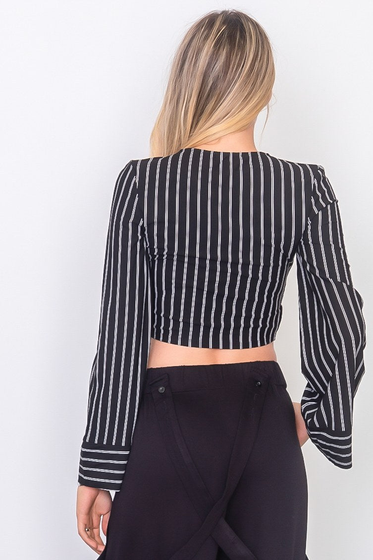 Black front waist twist wide sleeve crop top