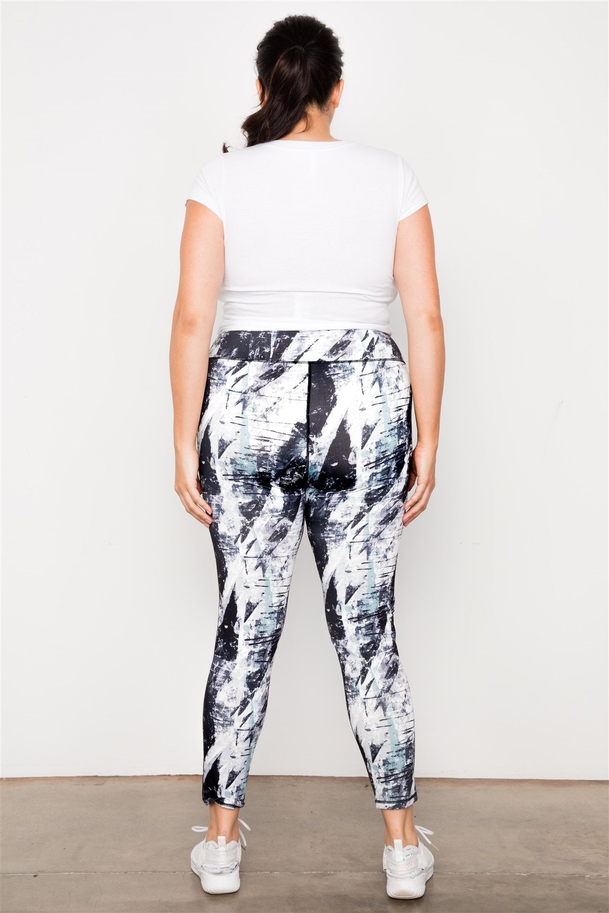 Plus Size Active Athletic Mid Rise Abstract Leggings