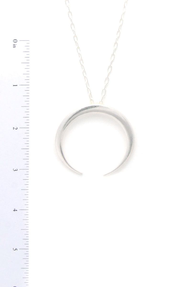 Metal Pendant Necklace