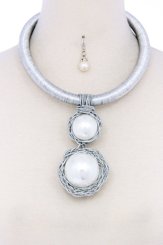 Pearl Bead Metallic Thread Necklace