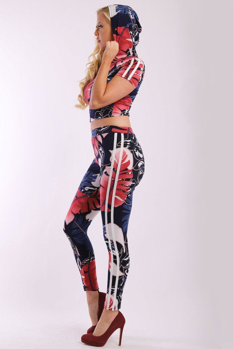 Leaf Print And Striped Side Contrast 2 Pieces Set Includes A Hooded Cropped Top With Short Sleeves And A High Waist Full Leggings