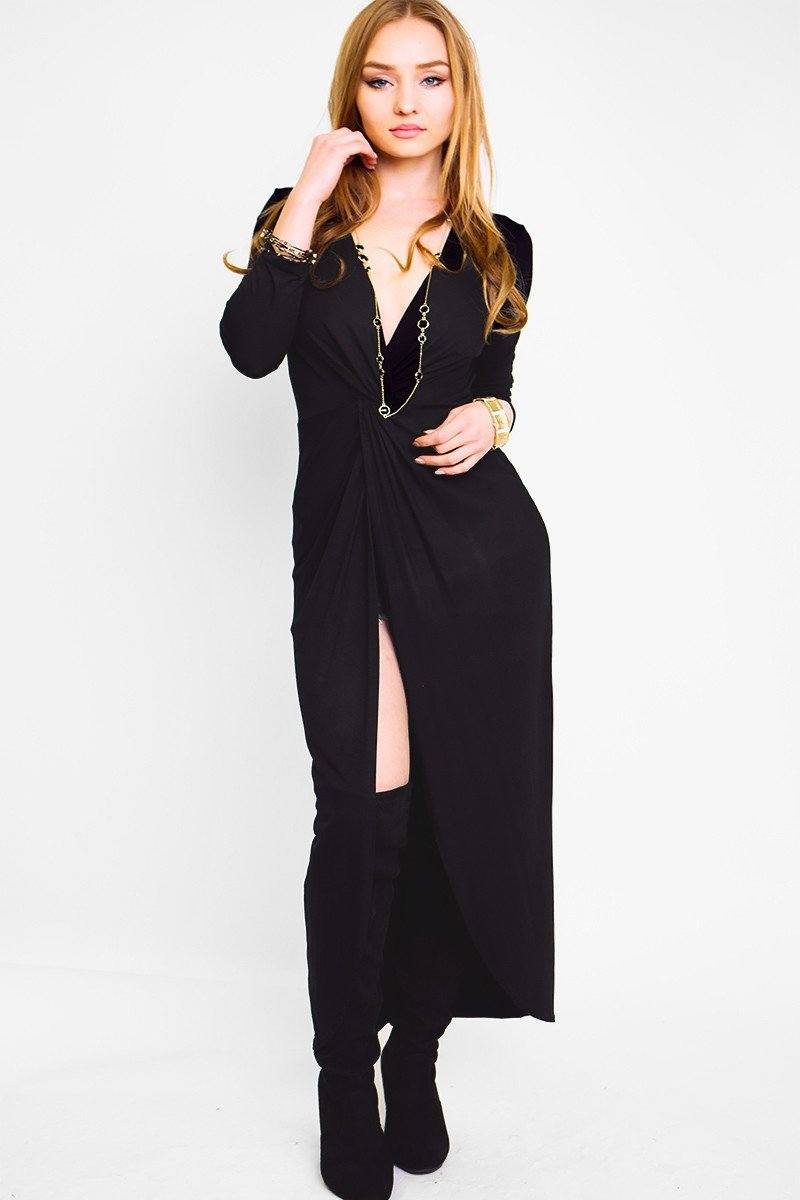 Solid, Think Knit, Button Down Cardigan With Long Sleeves And Front Pockets In A Oversize Loose Fit