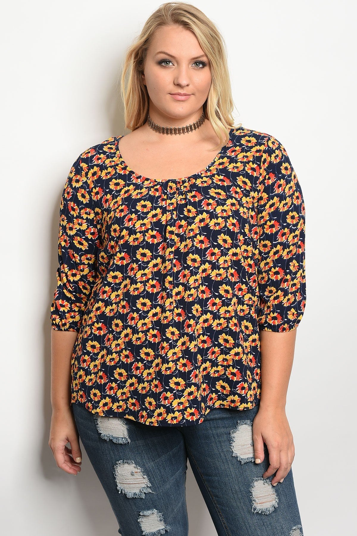 Plus size floral print scoop neck top with 3/4 sleeves