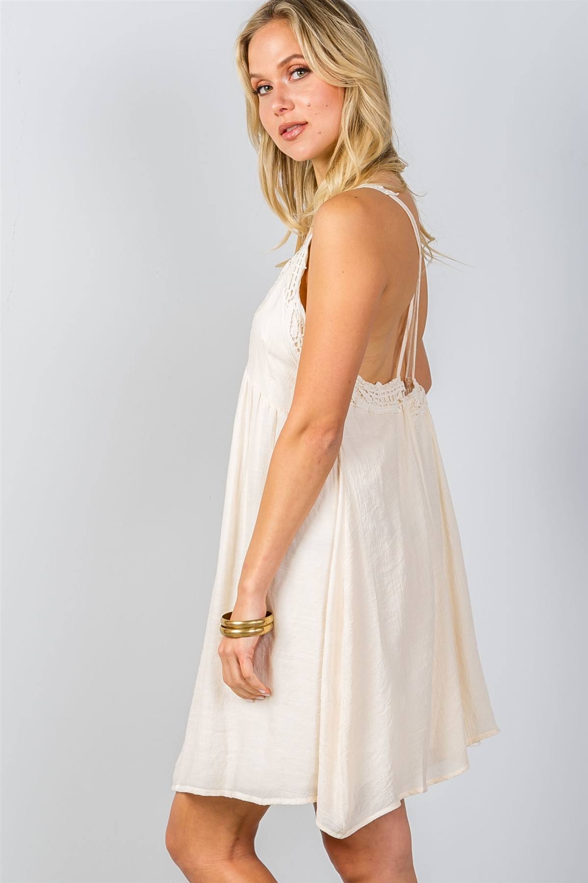 Ladies fashion v-neck crochet trim bohemian mini dress