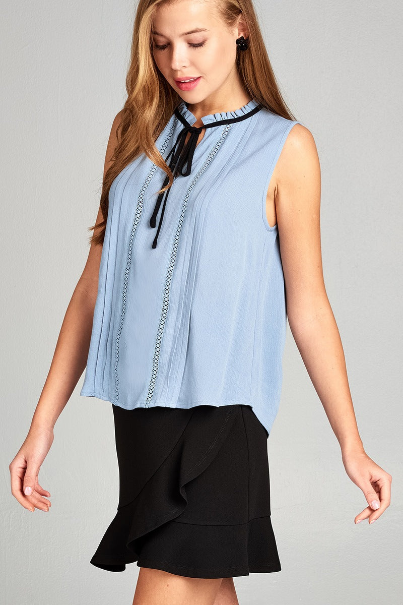 Ladies fashion plus size sleeveless contrast self tie front lace w/pintuck detail crinkle gauze top