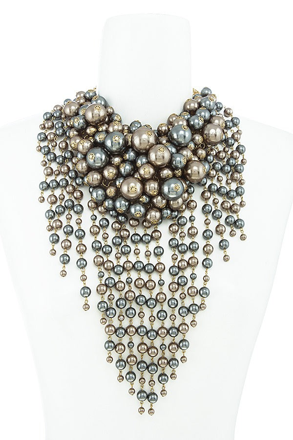 Clustered faux pearl chunky fringe necklace set