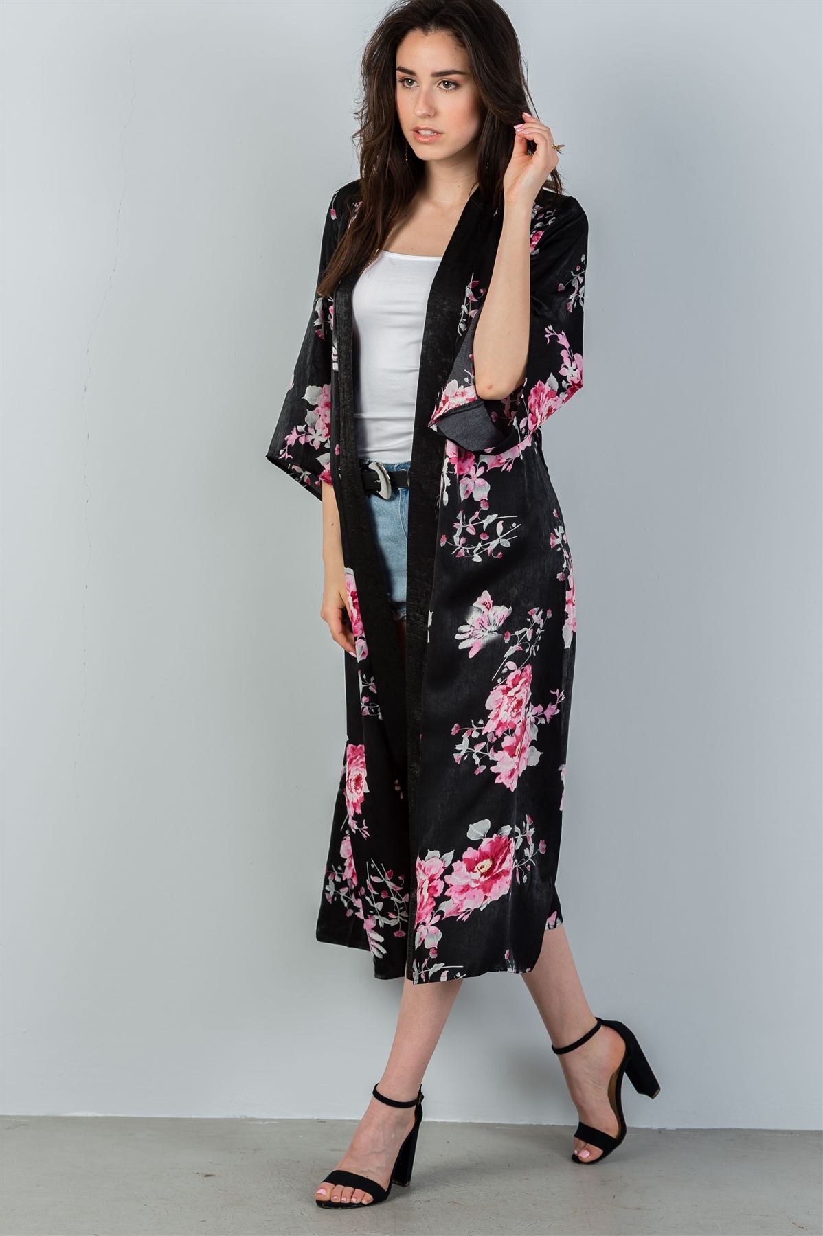 Ladies fashion black & pink floral print kimono-robe