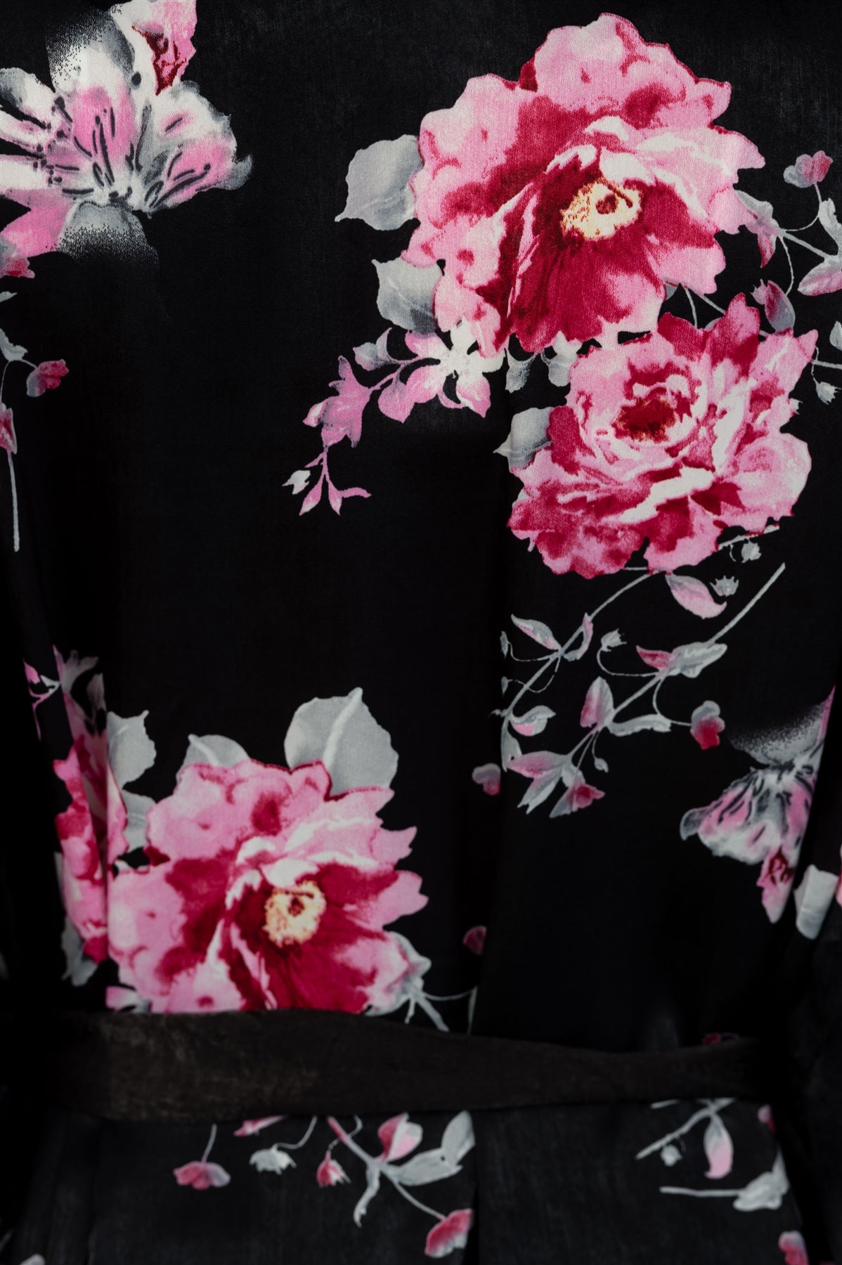 Ladies fashion black & pink floral print kimono-robe