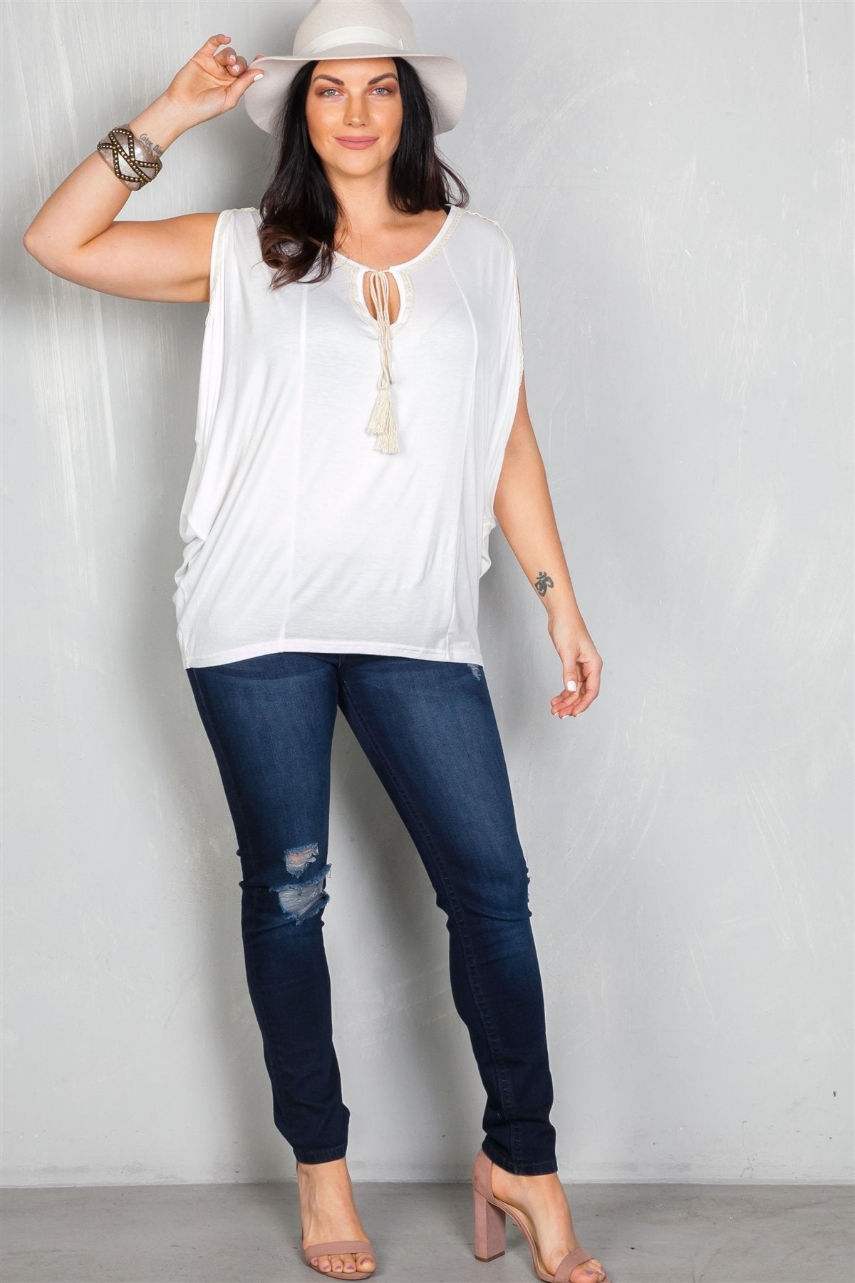 Ladies fashion plus size crochet neckline detail peasant top