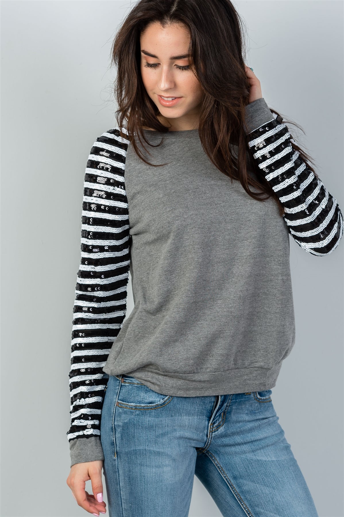 Ladies fashion round neckline sequin sleeved grey sweatshirt