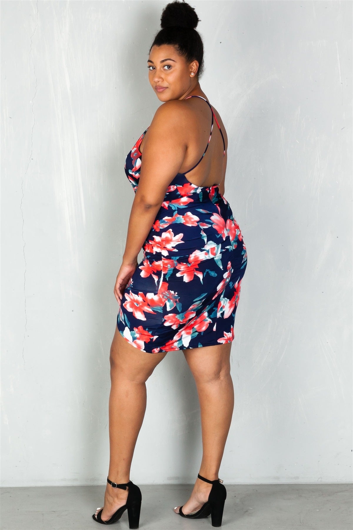 Ladies fashion plus size floral print cross strap ruched bodycon mini dress