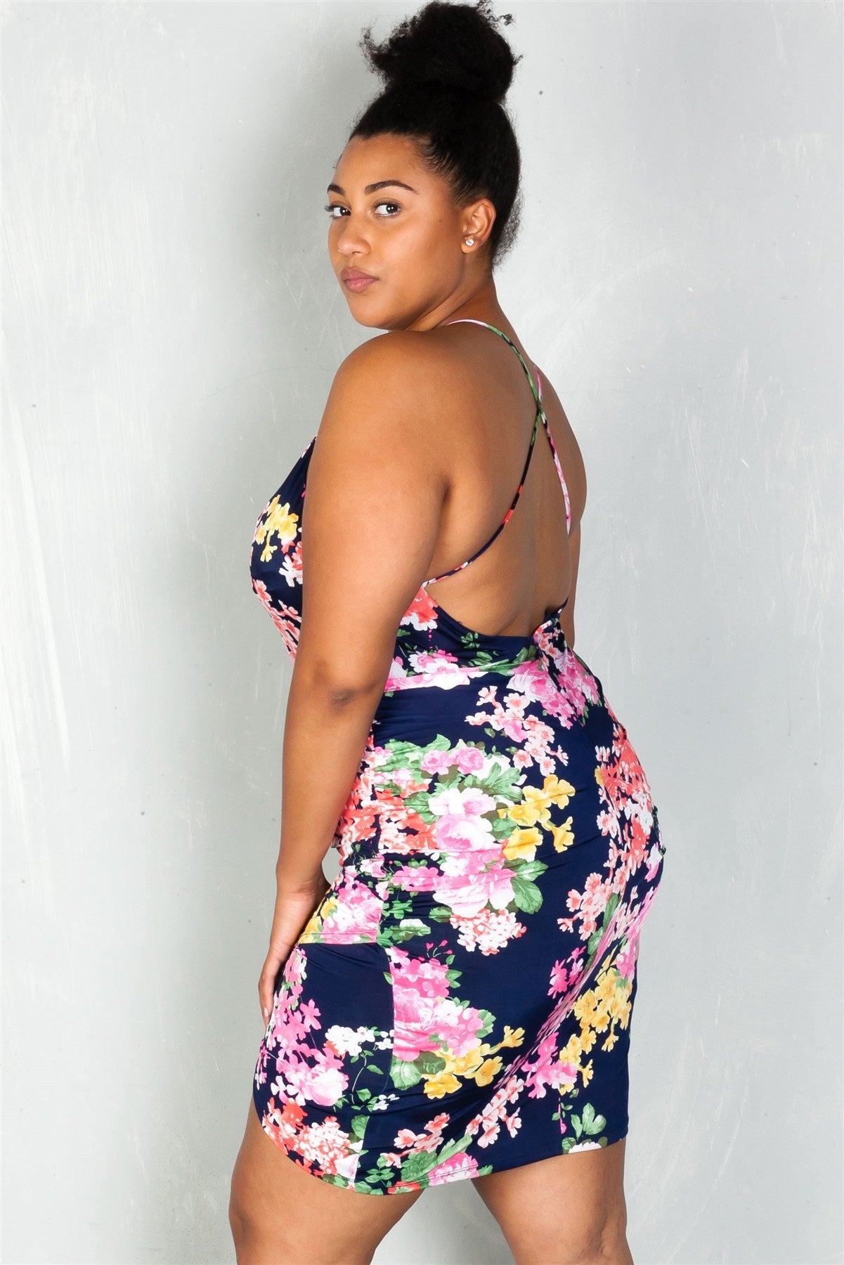 Ladies fashion plus size round neck floral print cross strap ruched bodycon mini dress
