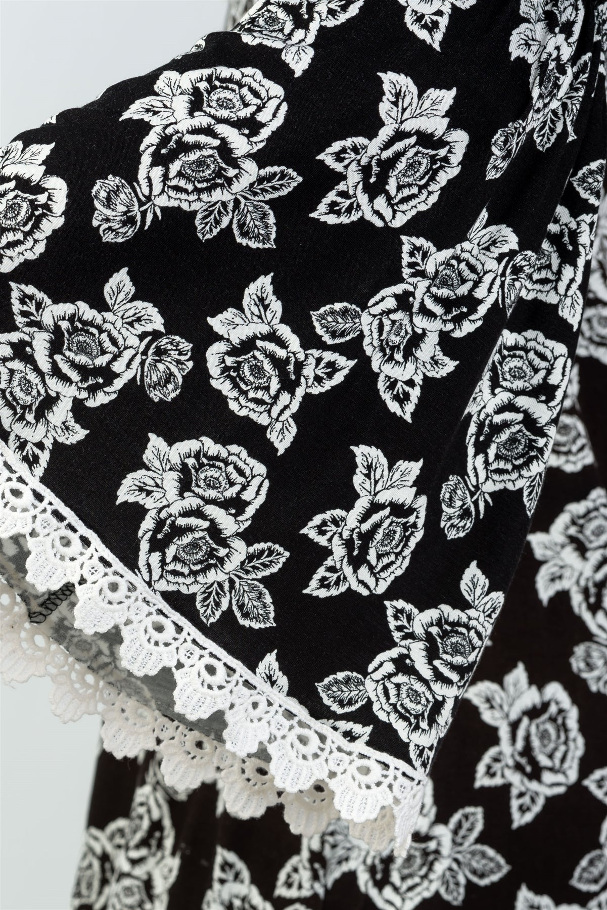 Ladies fashion floral print lace trim bell sleeves top
