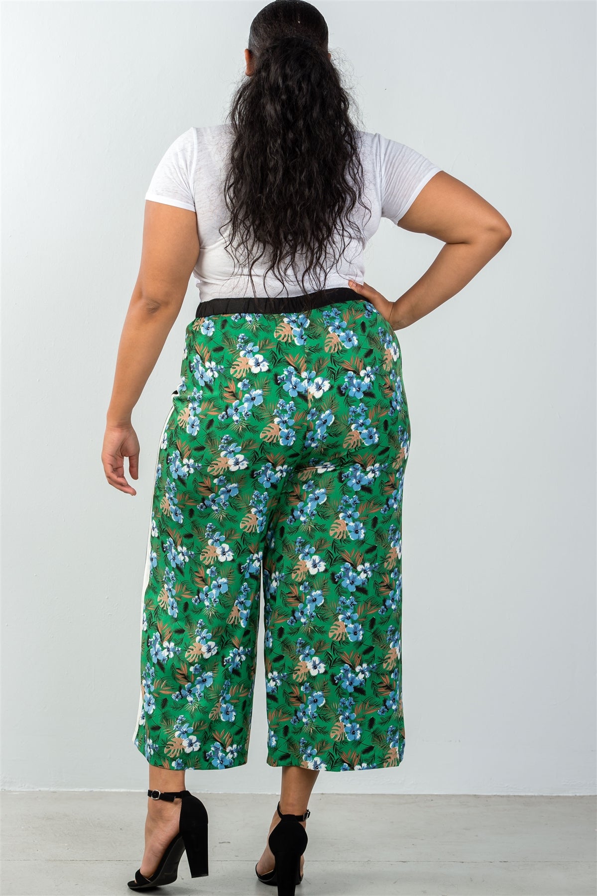 Ladies fashion plus size wide leg green contrast side floral print cropped pants