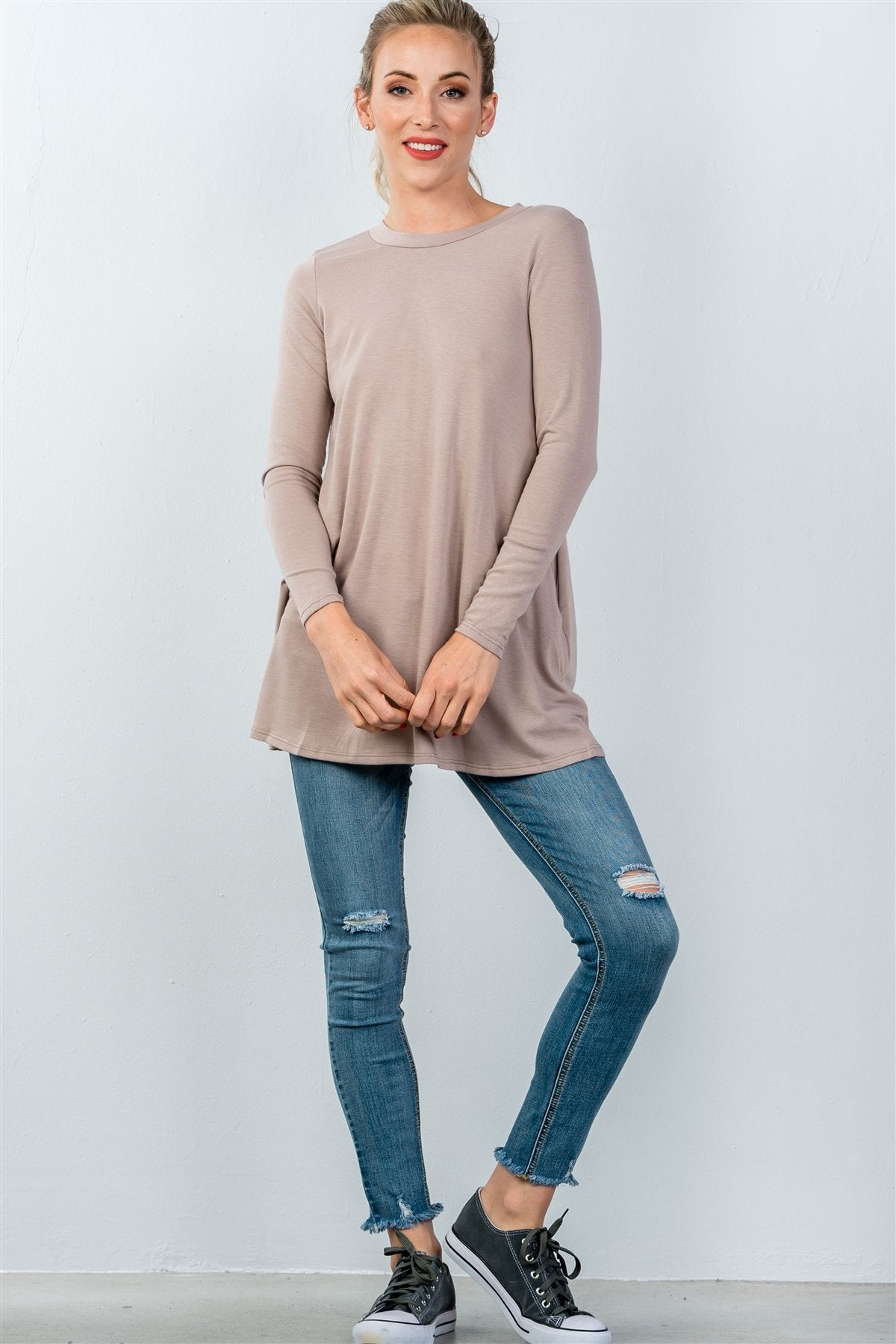 Ladies fashion round neckline long sleeve back keyhole tunic top