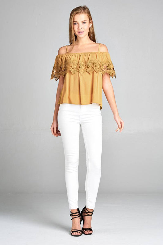 Ladies fashion open shoulder flounce w/crochet lace crinkle gauze woven top