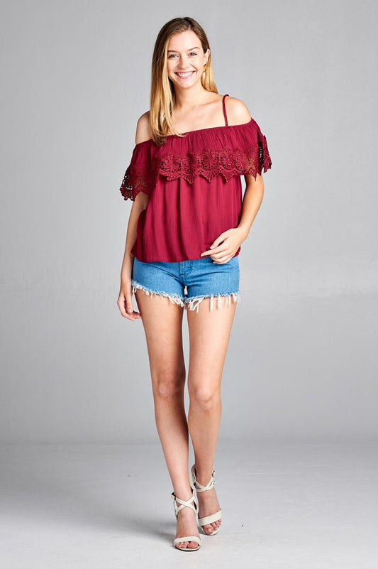 Ladies fashion open shoulder flounce w/crochet lace crinkle gauze woven top