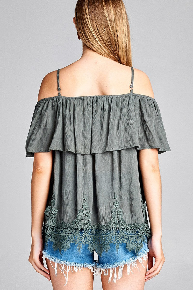 Ladies fashion flounce open shoulder w/hem crochet lace crinkle gauze woven top