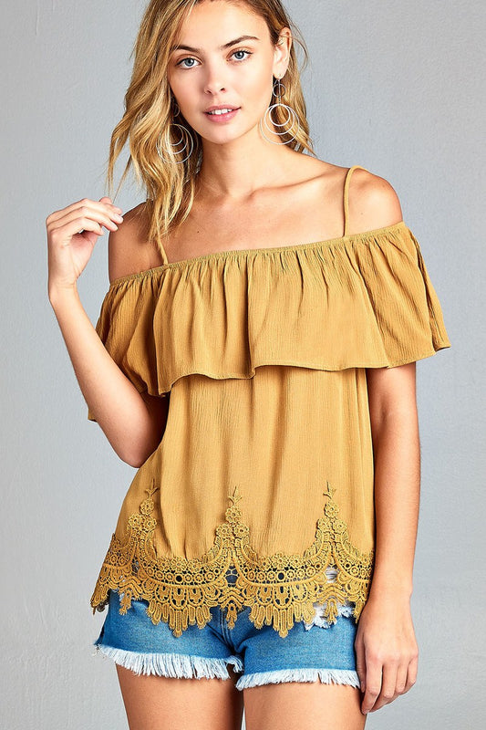 Ladies fashion flounce open shoulder w/hem crochet lace crinkle gauze woven top