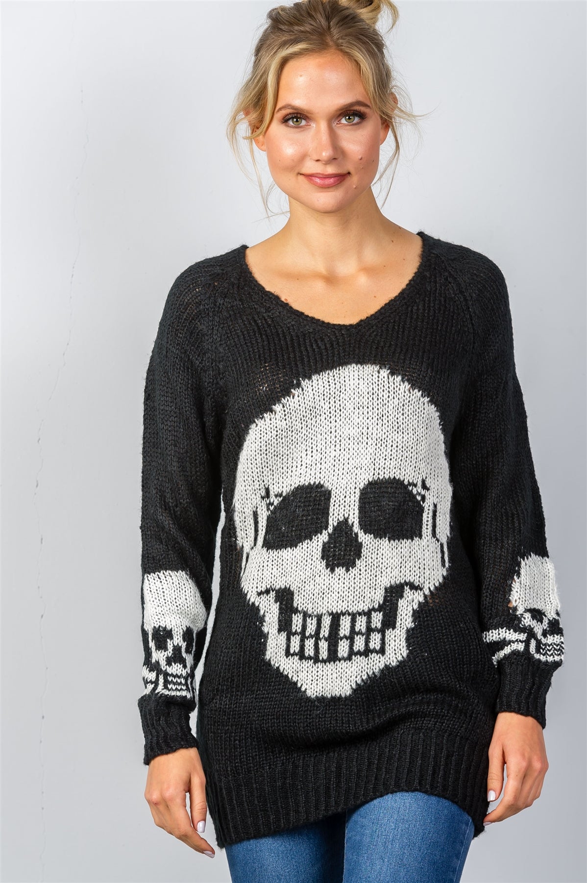 Ladies fashion contrast skull printed pullover sweater