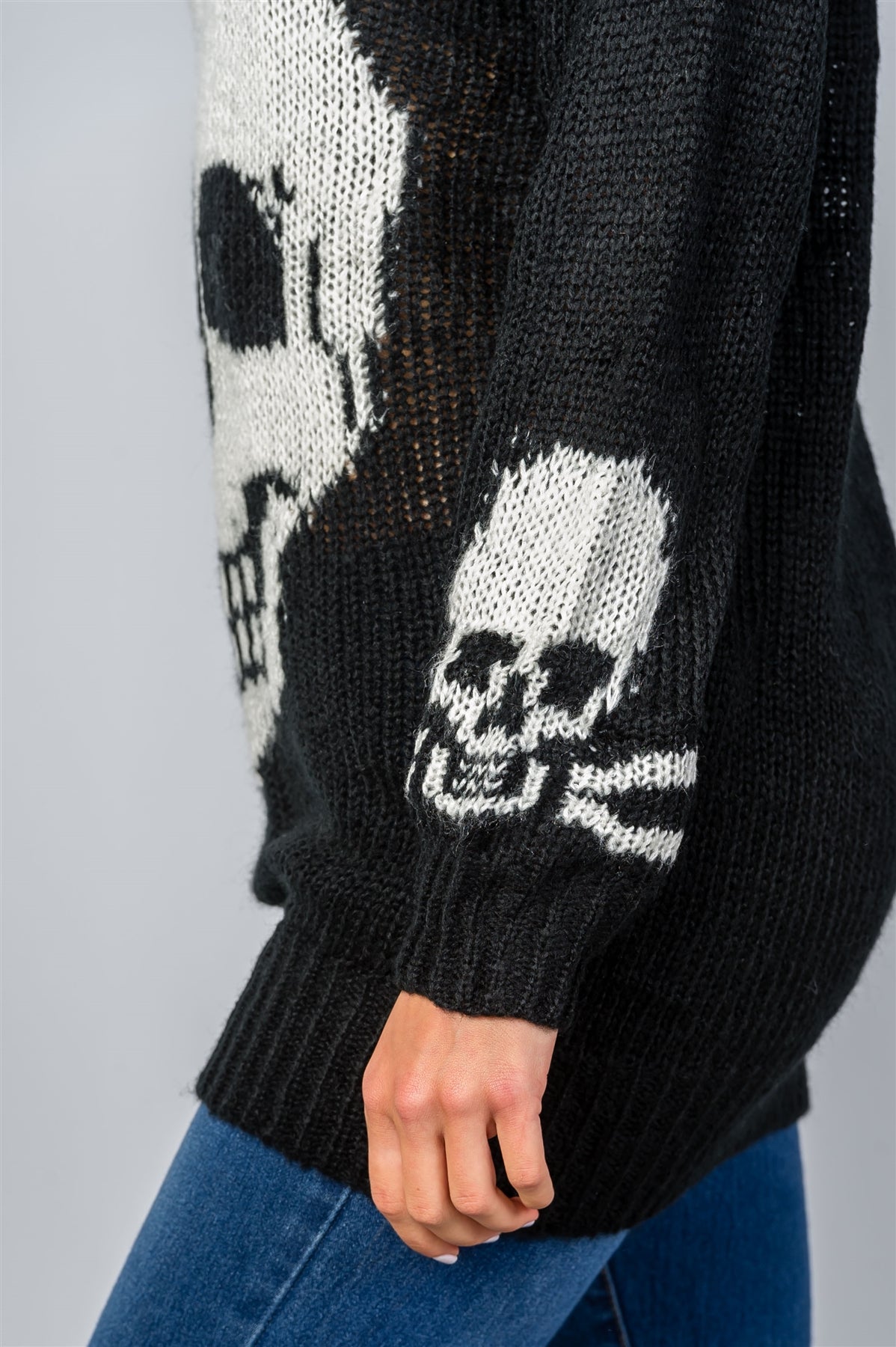 Ladies fashion contrast skull printed pullover sweater