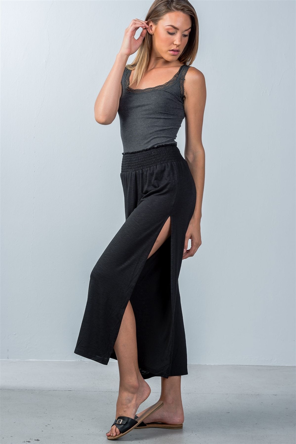 Ladies fashion elastic waistband side slit cropped pants