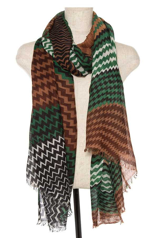 Zigzag pattern fringe end oblong scarf
