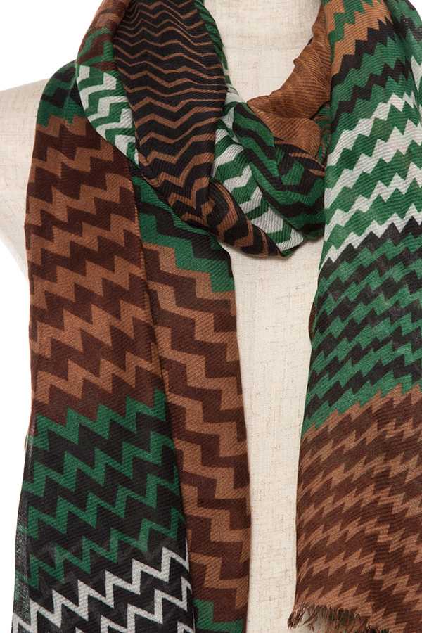 Zigzag pattern fringe end oblong scarf