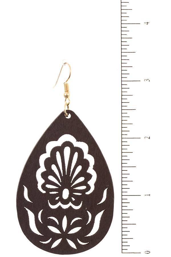 Cut out detailed wood teardrop earring