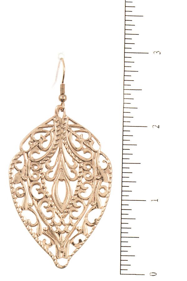Filigree cut out dangle earring