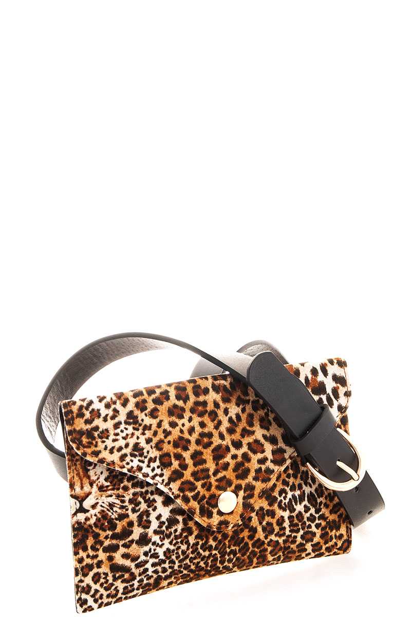 Stylish belt with leopard purse