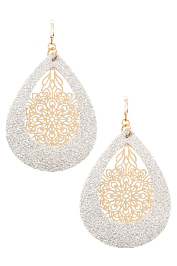 Teardrop filigree center dangle earring