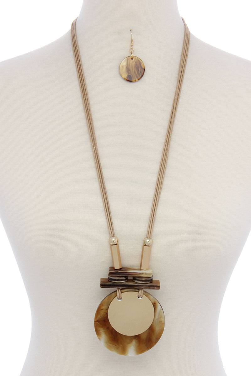 Acetate geometric shape pendant necklace