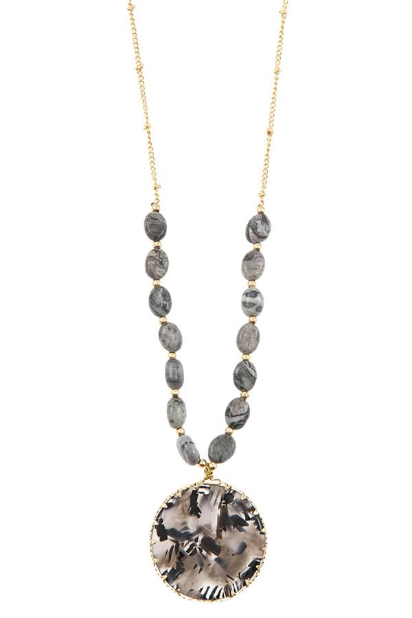 Waved acetate circle pendant necklace