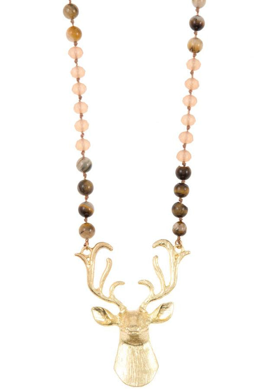 Reindeer etched pendant beaded necklace set