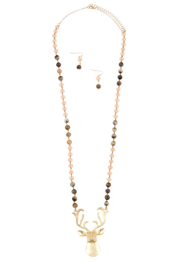 Reindeer etched pendant beaded necklace set