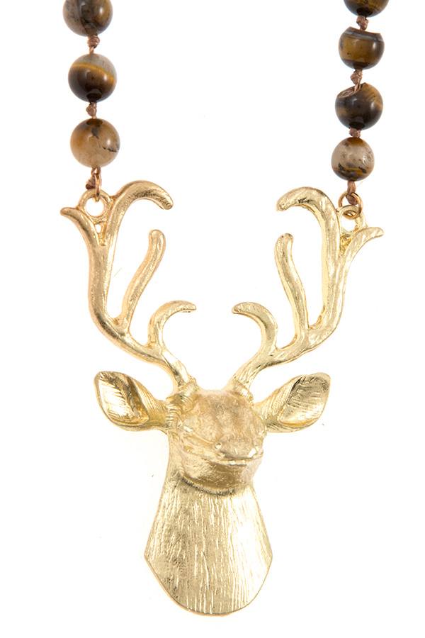 Reindeer etched pendant beaded necklace set