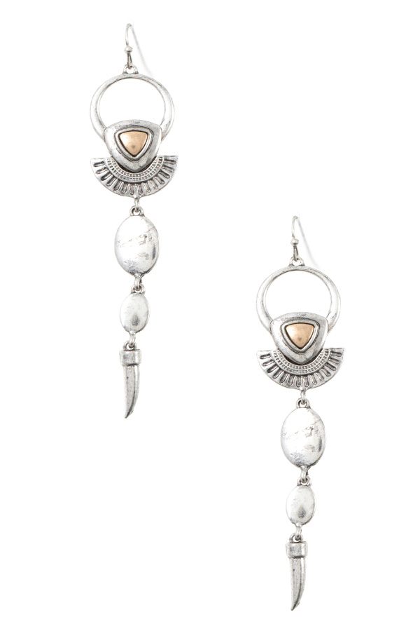 Link metal ornate dangle earring