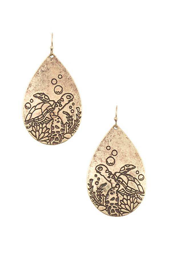 Sea turtle teardrop accent earring