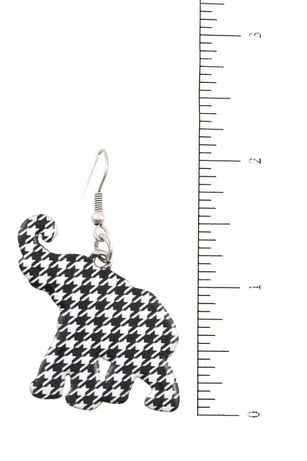 Hounds tooth pattern elephant dangle earring