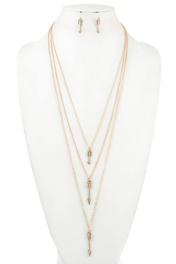 Multi chain arrow pendant necklace set